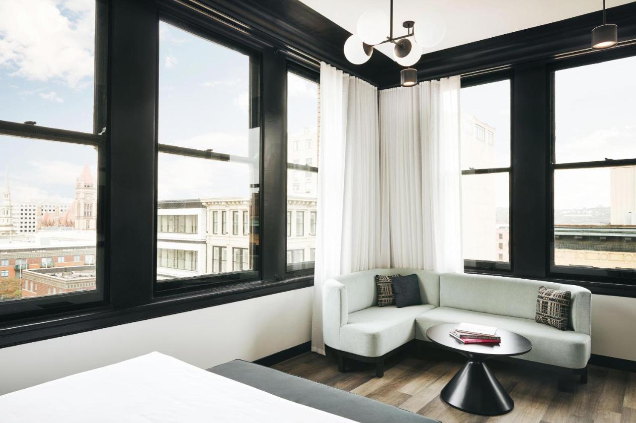 Kinley Downtown, A Tribute Portfolio Hotel